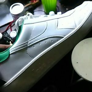 Diadora
